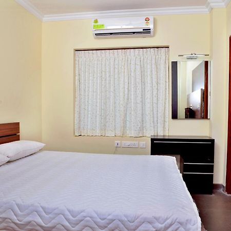 French Avenue Hotel Mahe Екстериор снимка