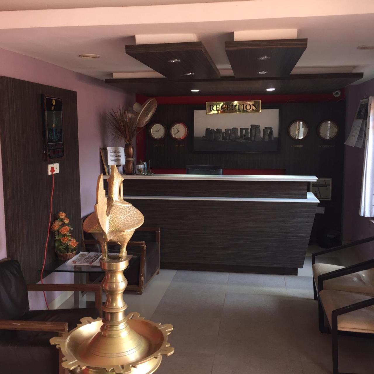 French Avenue Hotel Mahe Екстериор снимка