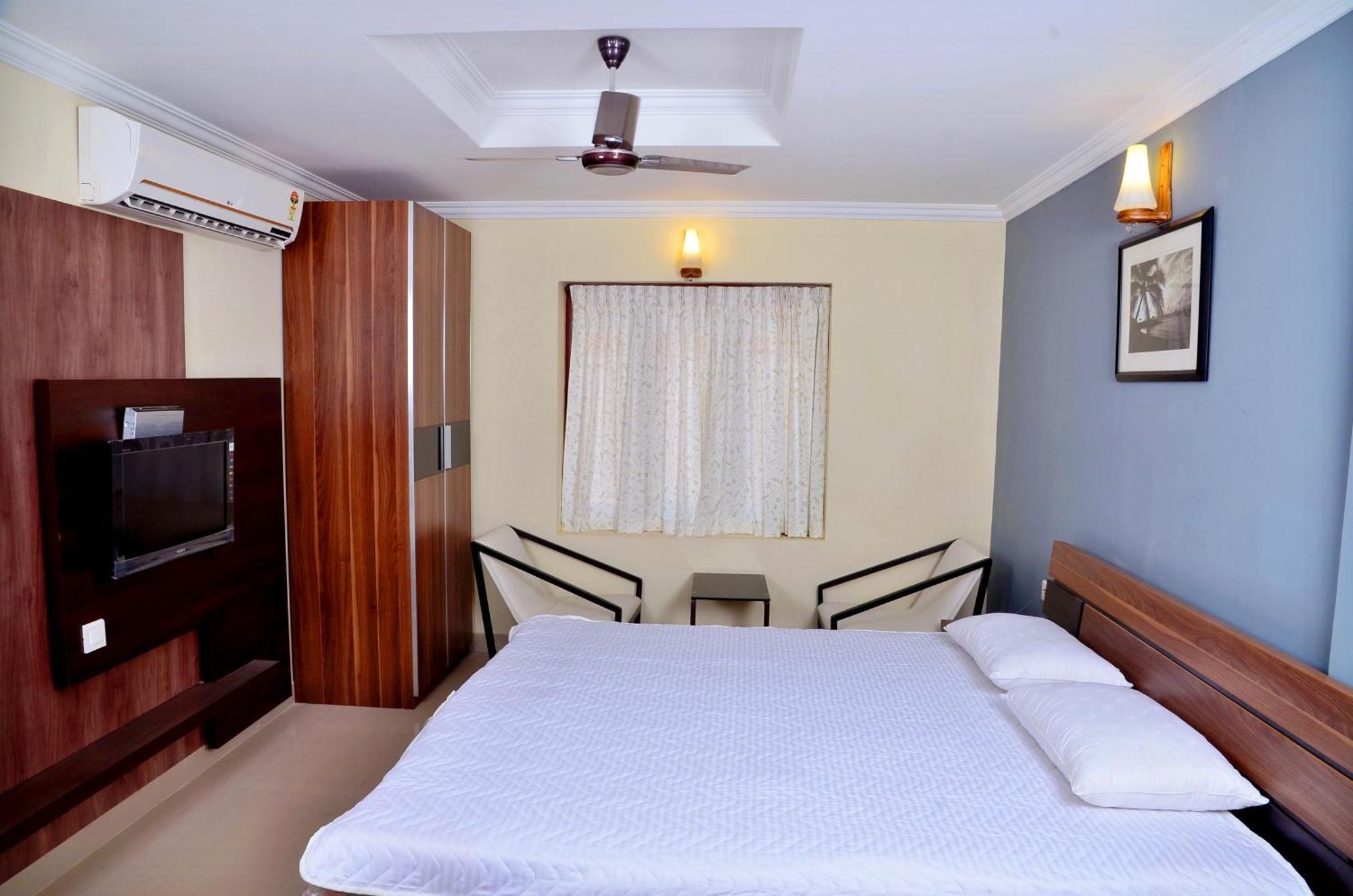 French Avenue Hotel Mahe Екстериор снимка