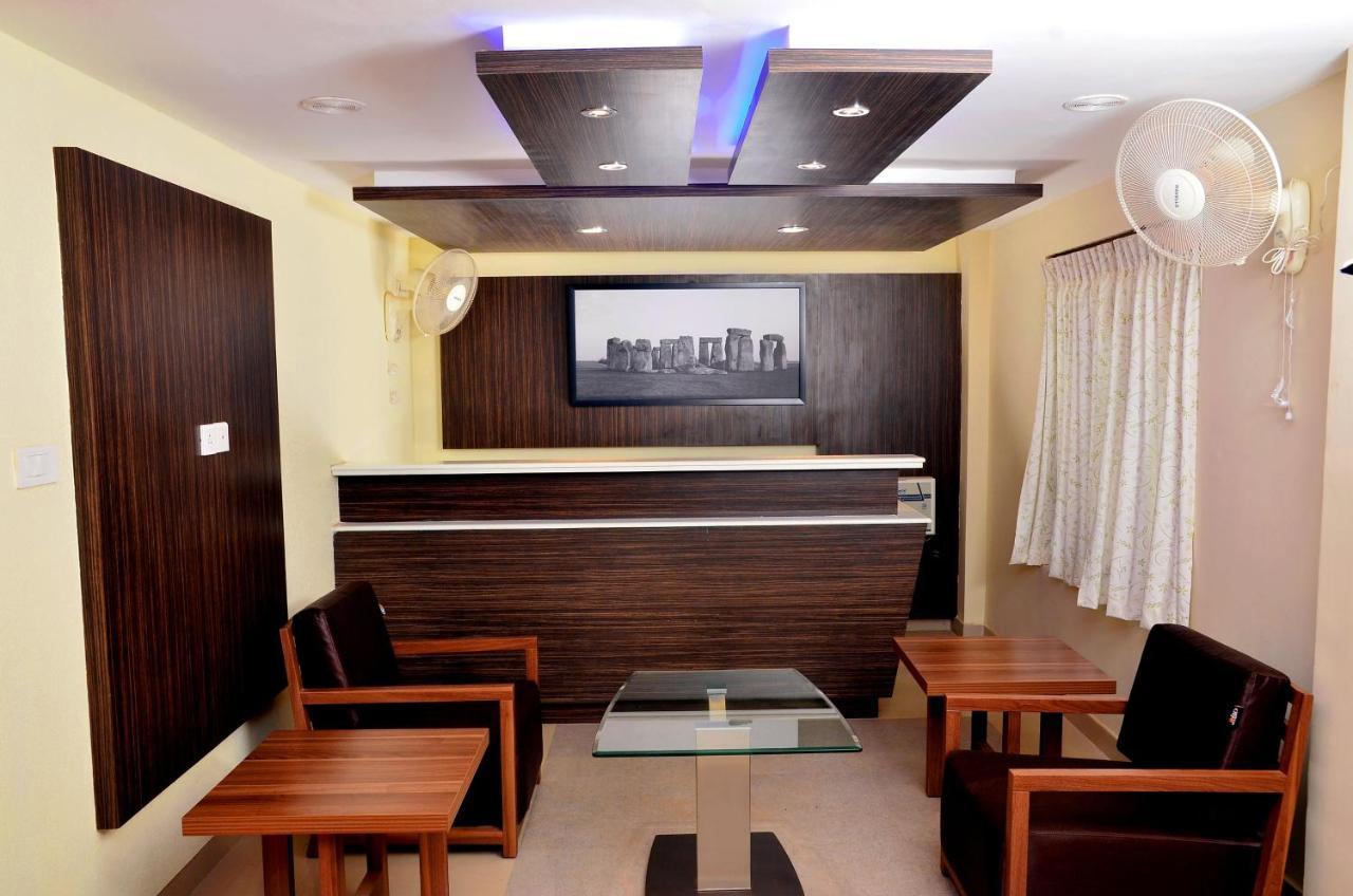 French Avenue Hotel Mahe Екстериор снимка