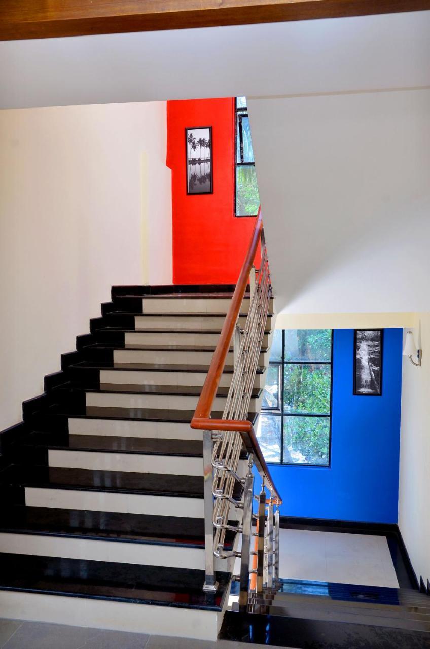 French Avenue Hotel Mahe Екстериор снимка