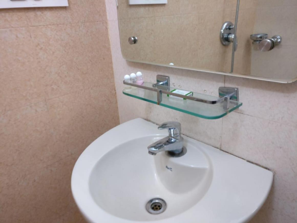 French Avenue Hotel Mahe Екстериор снимка