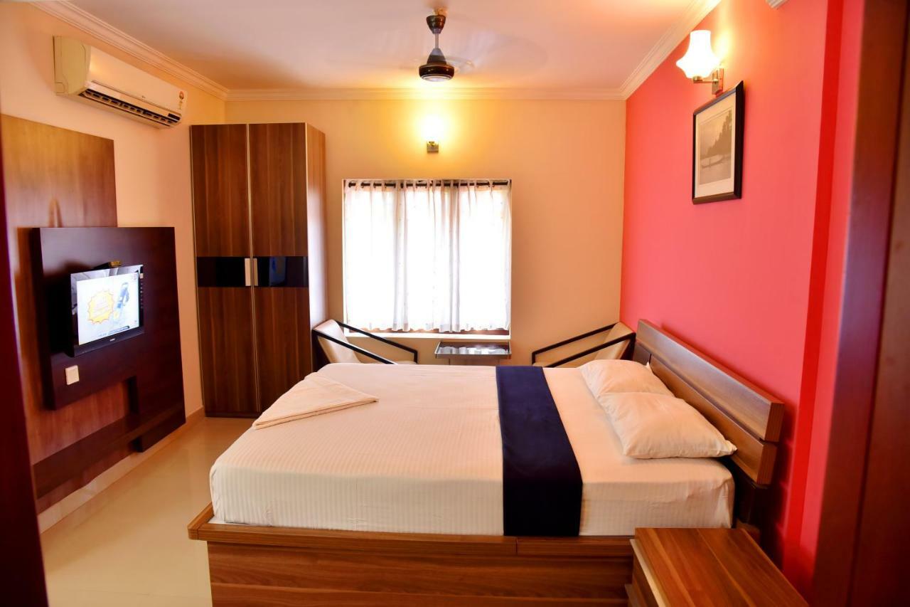 French Avenue Hotel Mahe Стая снимка